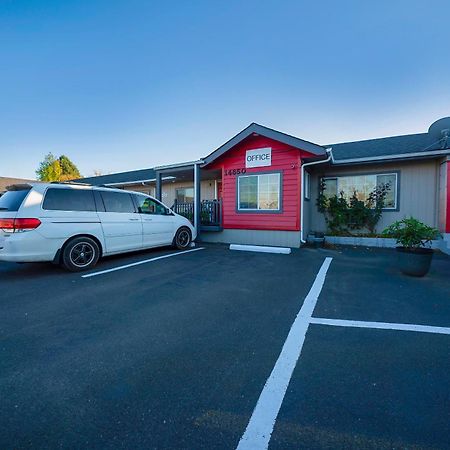 Oyo Hotel Portland Or Near Airport Gresham Exterior photo