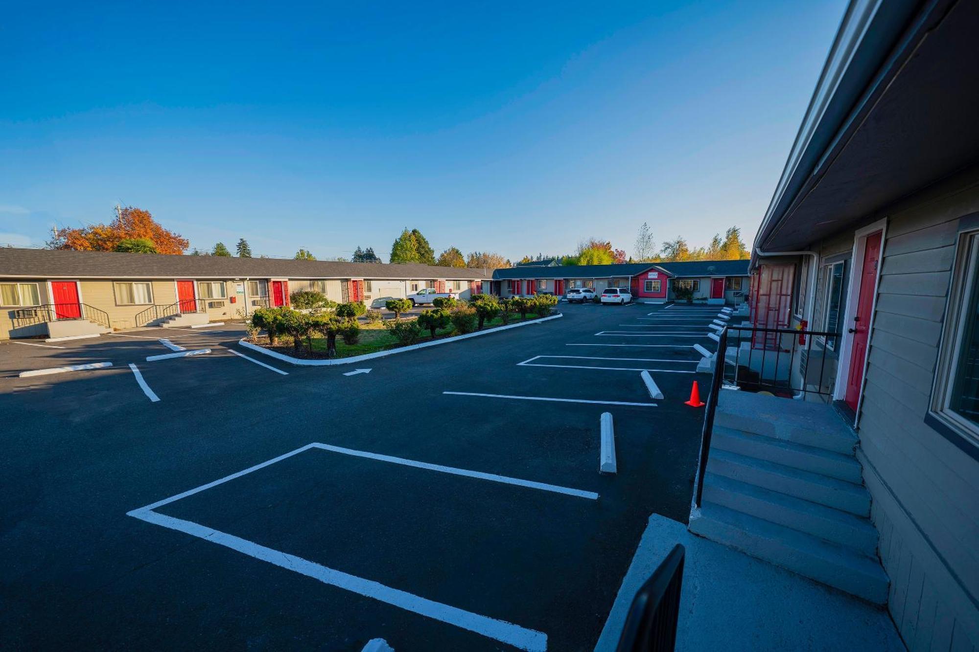 Oyo Hotel Portland Or Near Airport Gresham Exterior photo