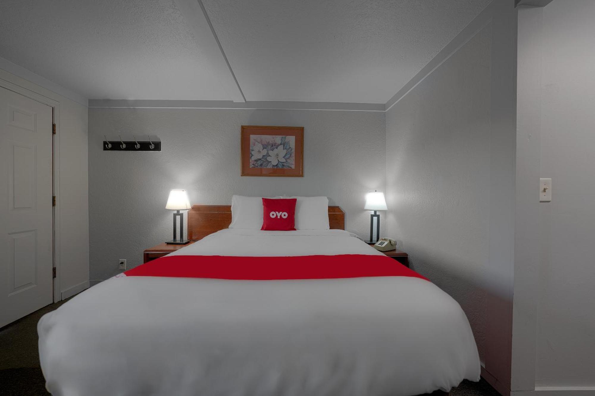 Oyo Hotel Portland Or Near Airport Gresham Exterior photo