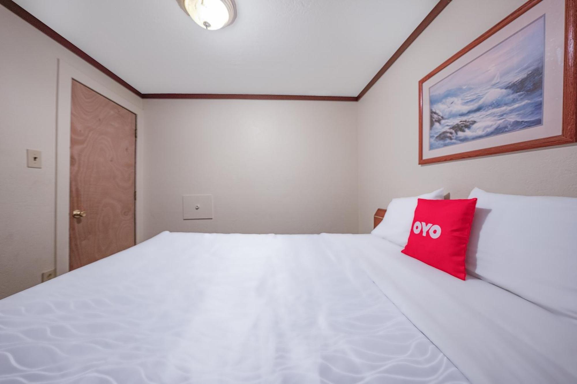 Oyo Hotel Portland Or Near Airport Gresham Exterior photo