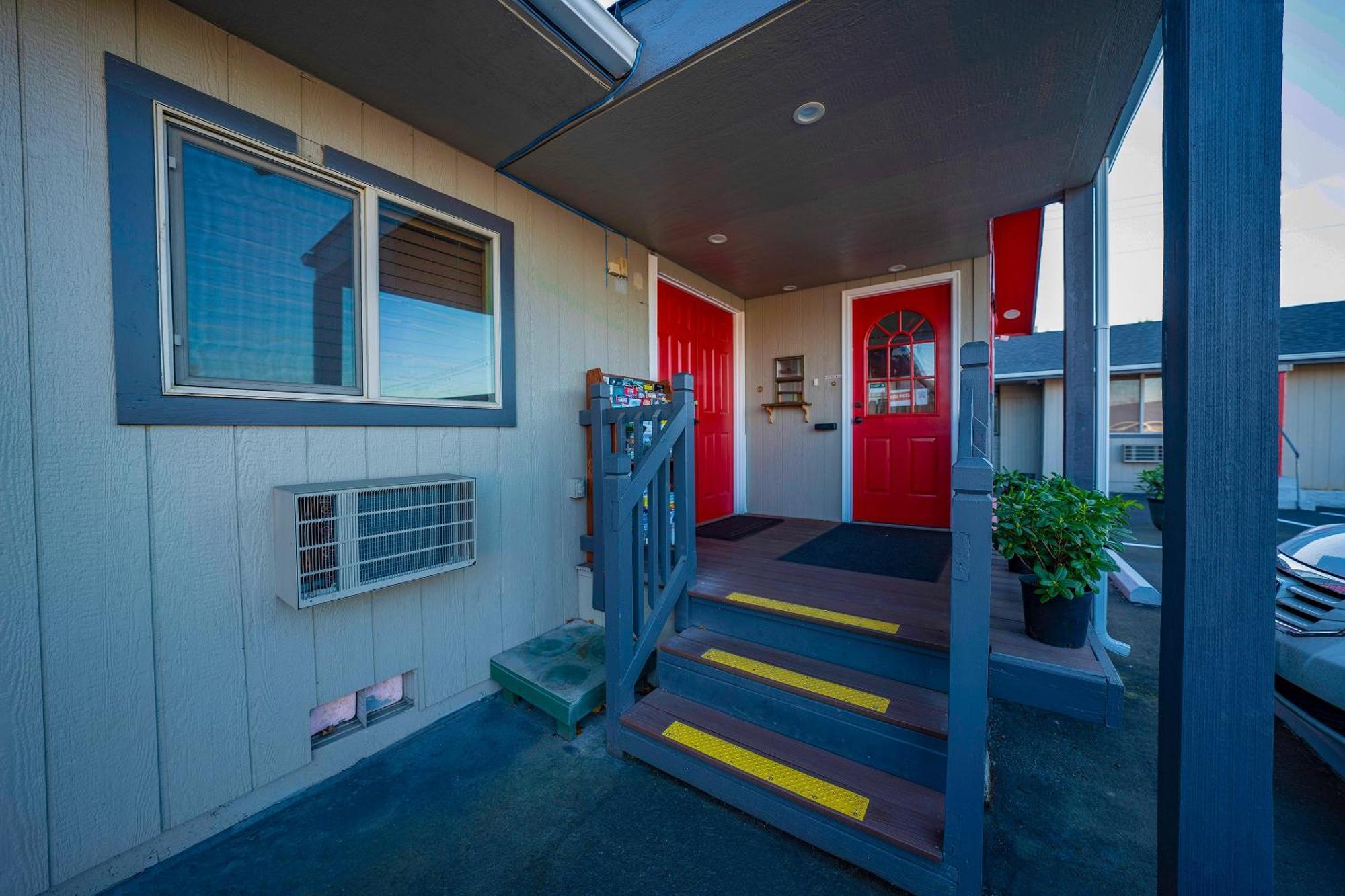 Oyo Hotel Portland Or Near Airport Gresham Exterior photo